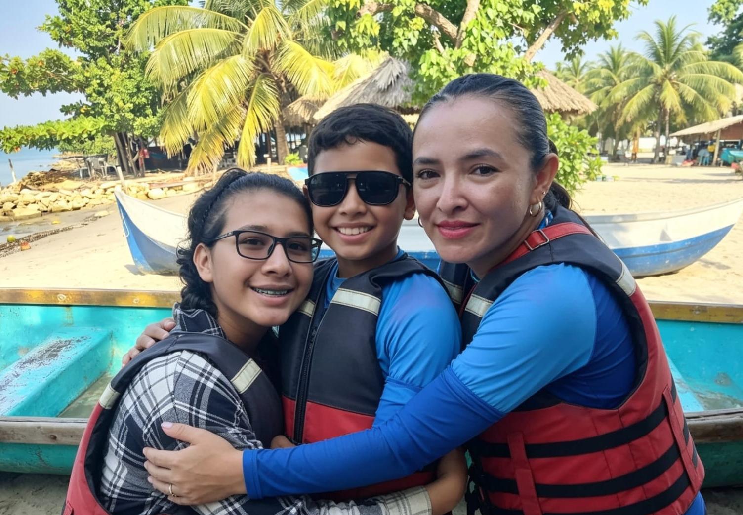 Darly Paola Salazar, Emanuel Gómez Salazar