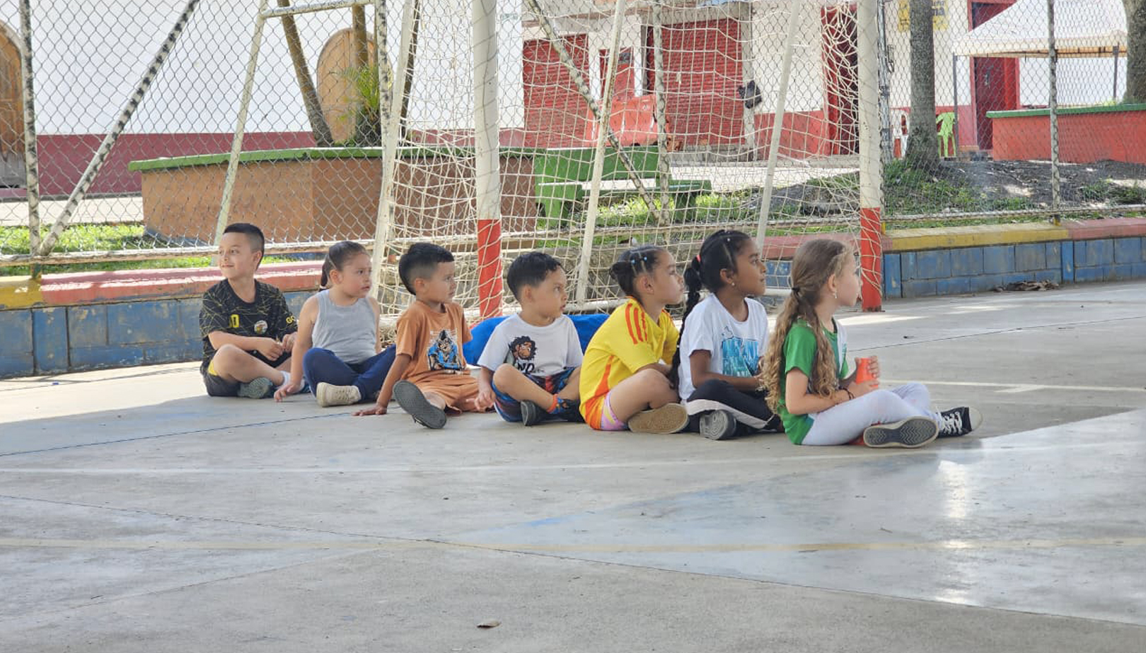 Niños y niñas en semillero deportivo